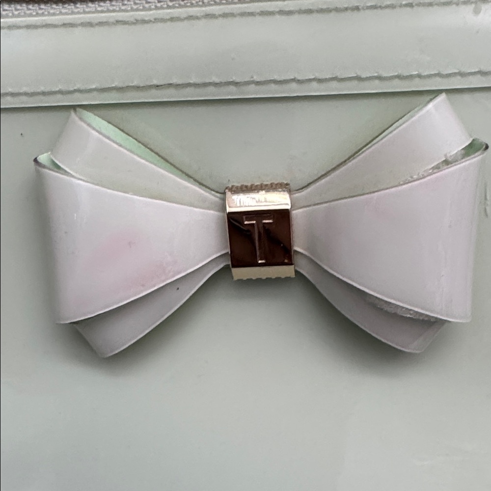 Ted Baker Light mint Bow Accent Cosmetic Bag Set - Picture 9 of 17